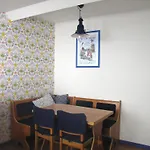 Les Camelias Apartment