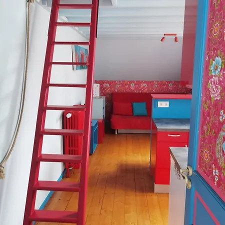 Les Camelias Apartment *