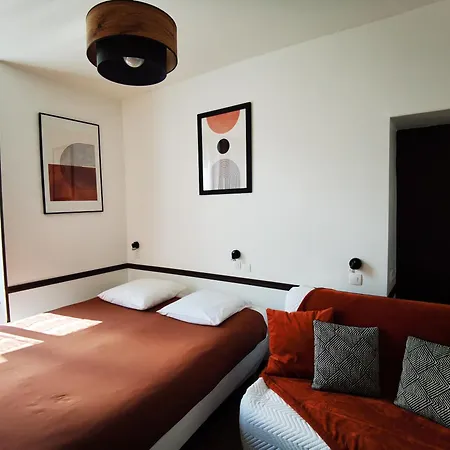 Les Camelias Apartment *